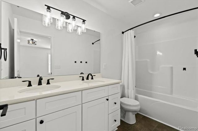 6192 Summerbrooke Circle, Fowlerville, MI 48836