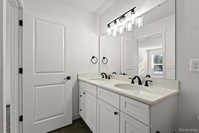 6192 Summerbrooke Circle, Fowlerville, MI 48836