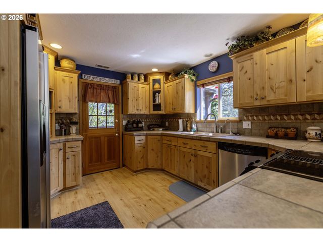 4325 S SILETZ St, Siletz, OR 97380
