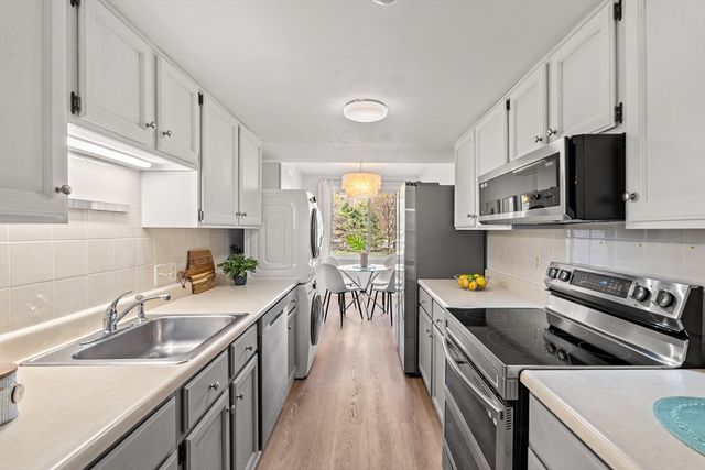 51 Melrose St 2D, Melrose, MA 02176