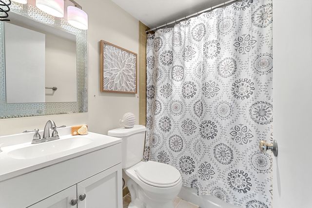 51 Melrose St 2D, Melrose, MA 02176