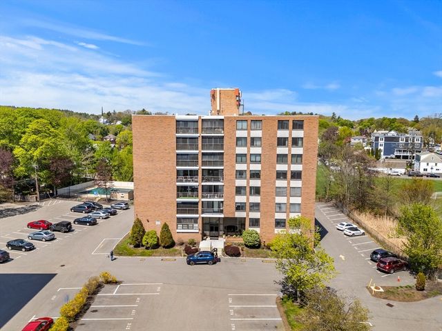 51 Melrose St 2D, Melrose, MA 02176