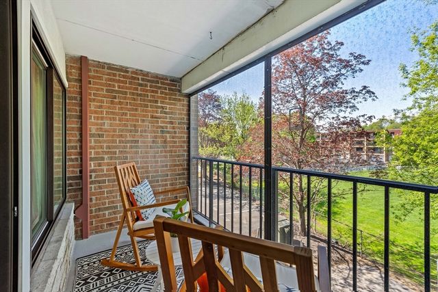 51 Melrose St 2D, Melrose, MA 02176