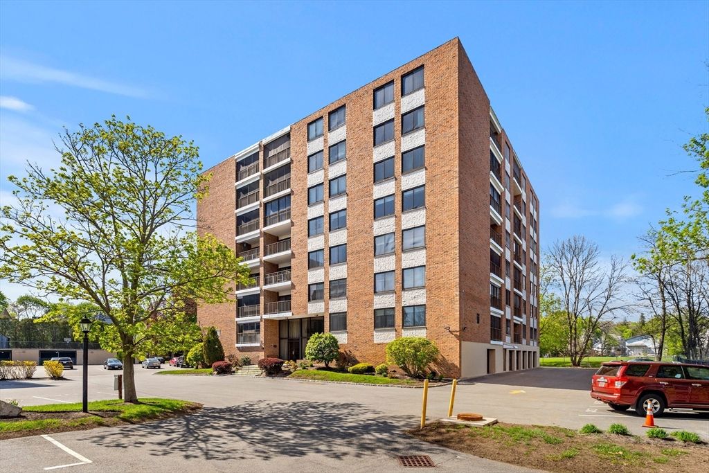 51 Melrose St 2D, Melrose, MA 02176