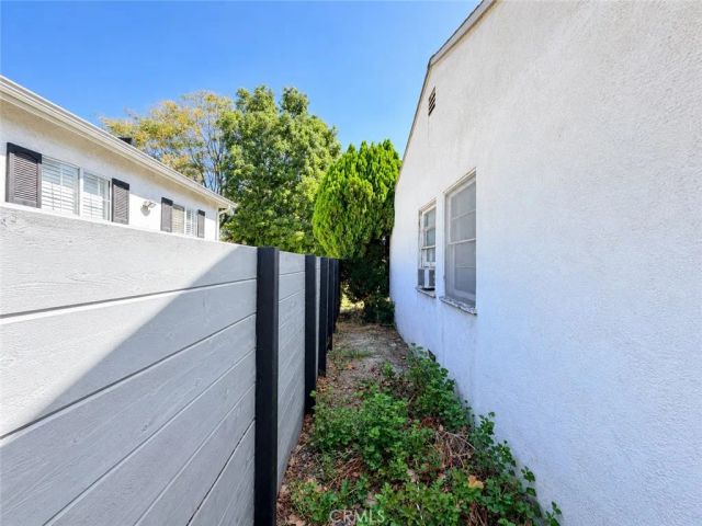 7509 Kraft, North Hollywood, CA 91605