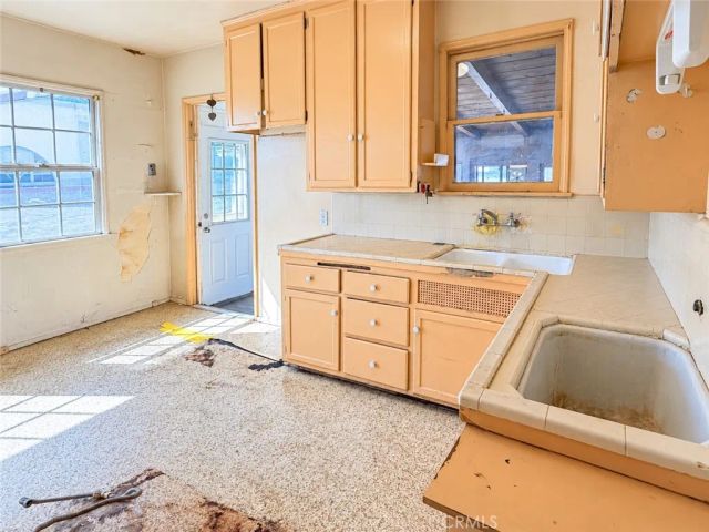 7509 Kraft, North Hollywood, CA 91605