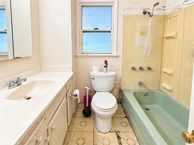 7509 Kraft, North Hollywood, CA 91605