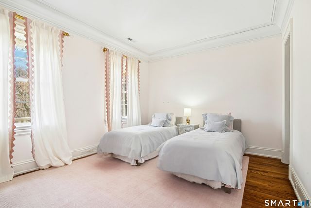 584 West Road, New Canaan, CT 06840