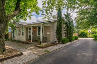 706 NW B Street, Bentonville, AR 72712