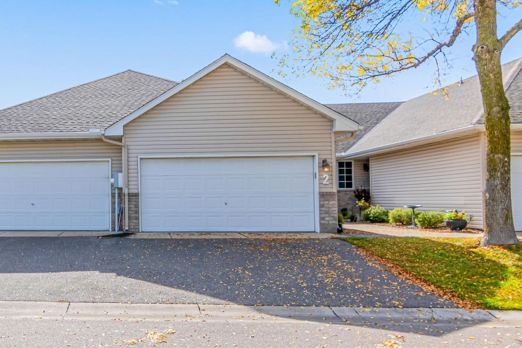 5540 Nathan Lane N 2, Plymouth, MN 55442