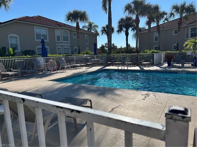 2895 Cypress Trace CIR # 104, Naples, FL 34119