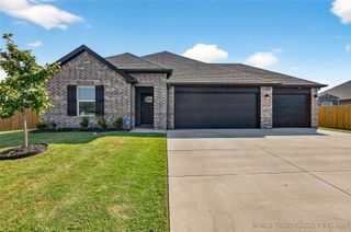1512 Foxtail Park Lane, Bartlesville, OK 74006