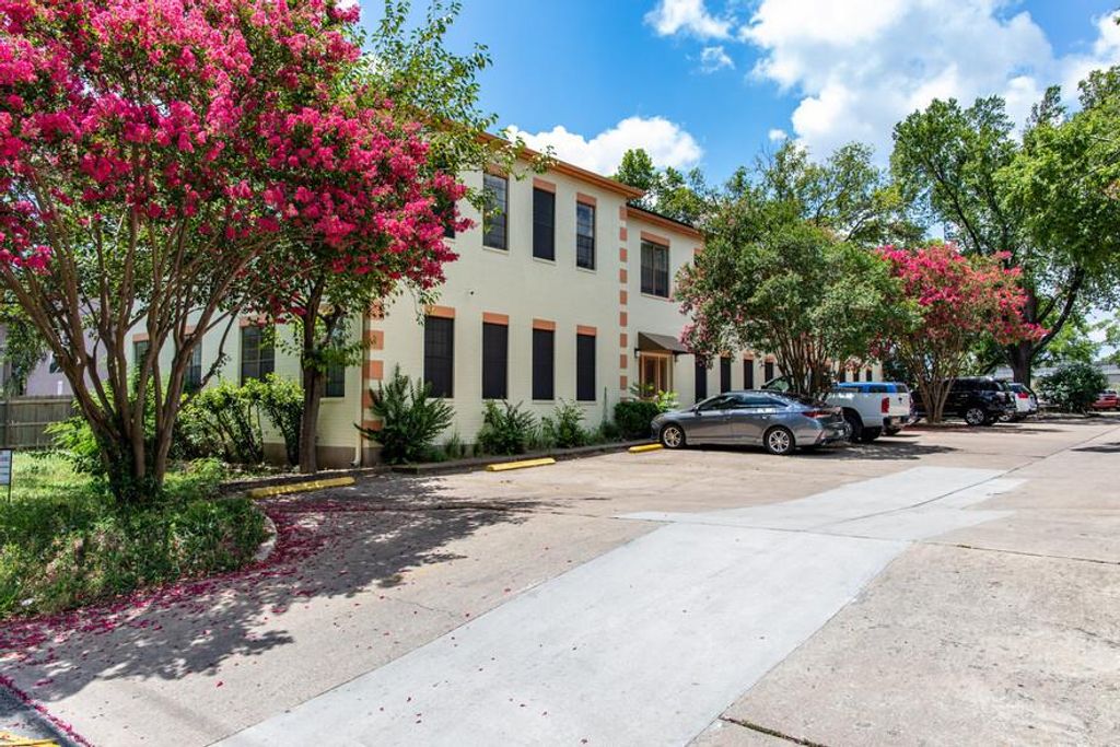 1823 Fortview RD, Austin, TX 78704