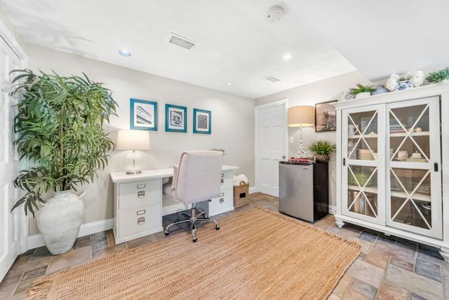 32 Briarwood Rd, Framingham, MA 01701
