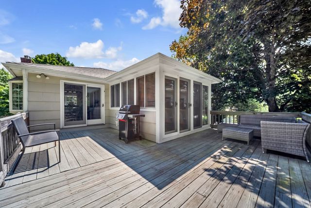 32 Briarwood Rd, Framingham, MA 01701