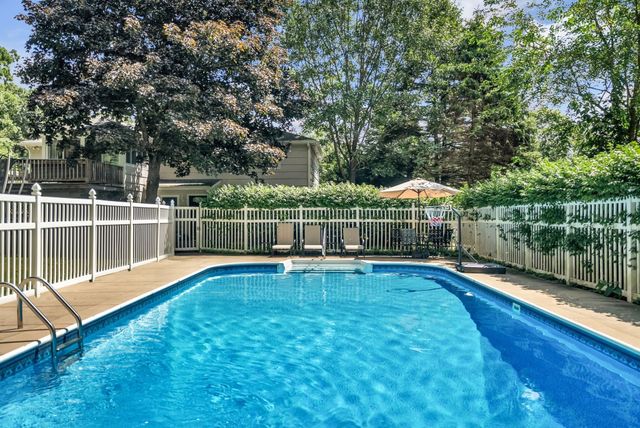 32 Briarwood Rd, Framingham, MA 01701