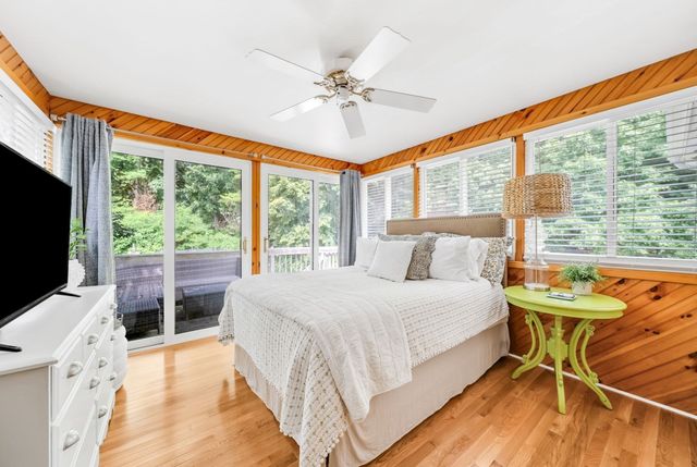 32 Briarwood Rd, Framingham, MA 01701