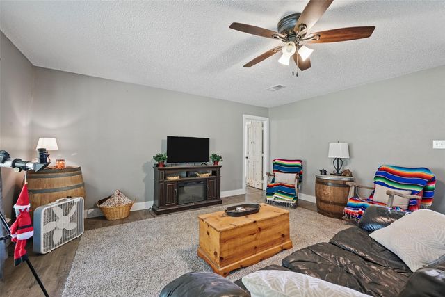 1113 Rs County Road 1525, Point, TX 75472