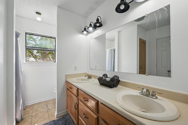 1113 Rs County Road 1525, Point, TX 75472