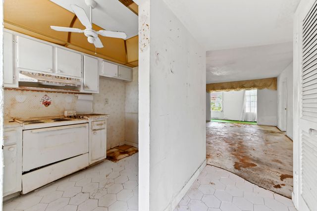 3091 E Sunrise Lakes Drive 302, Sunrise, FL 33322