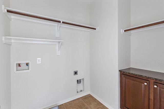 7 Cheswood Manor Court, The Woodlands, TX 77382