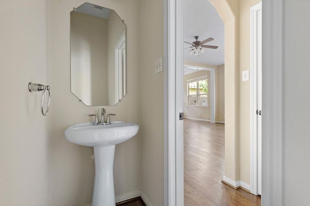 7 Cheswood Manor Court, The Woodlands, TX 77382