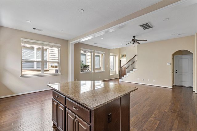 7 Cheswood Manor Court, The Woodlands, TX 77382