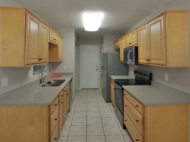 10221 N 87th Lane, Peoria, AZ 85345