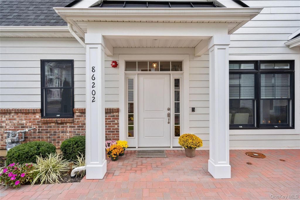 86202 Spruce Pond Circle 744, Plainview, NY 11803