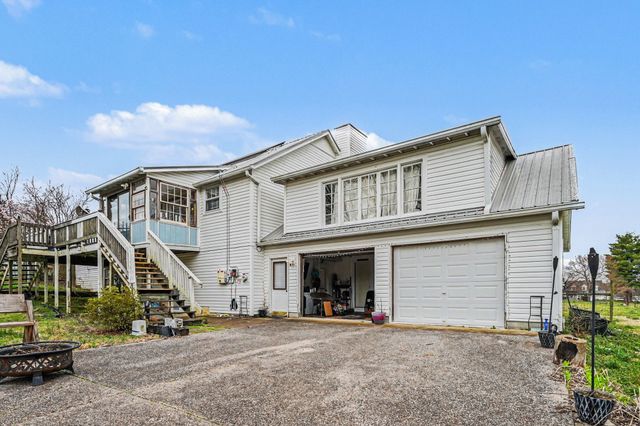 210 Village Green Rd, Gallatin, TN 37066