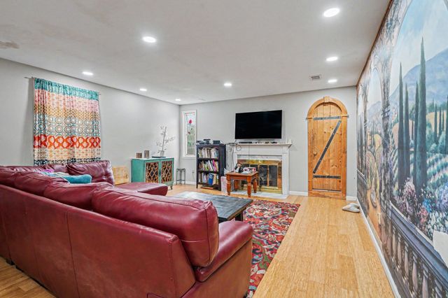 210 Village Green Rd, Gallatin, TN 37066