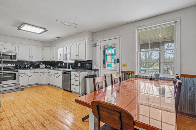 210 Village Green Rd, Gallatin, TN 37066