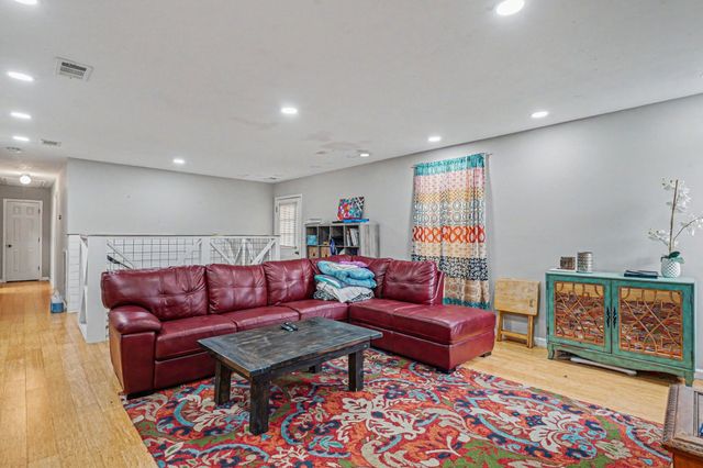 210 Village Green Rd, Gallatin, TN 37066