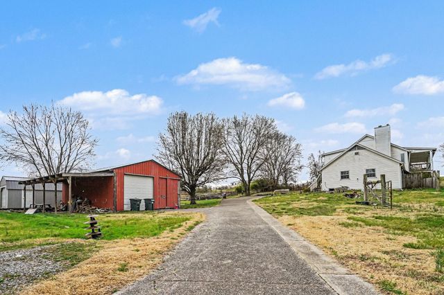 210 Village Green Rd, Gallatin, TN 37066