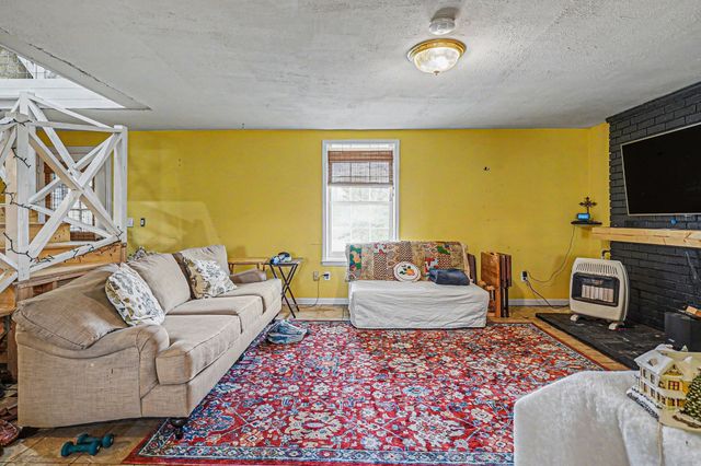 210 Village Green Rd, Gallatin, TN 37066