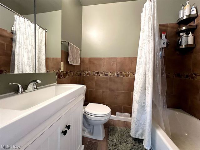 9203 Torrence Avenue, Brooklyn, OH 44144