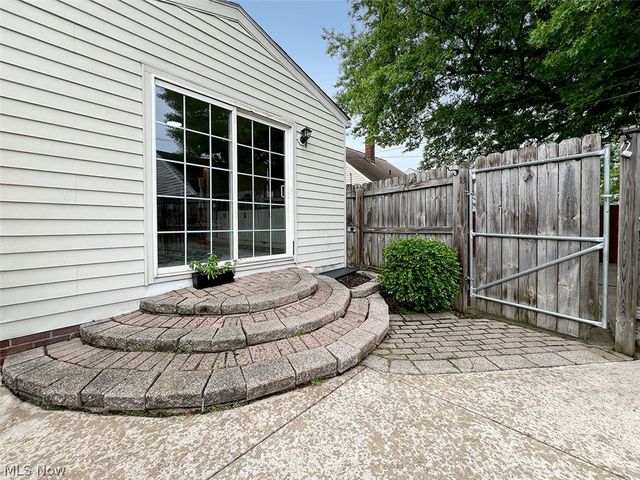 9203 Torrence Avenue, Brooklyn, OH 44144