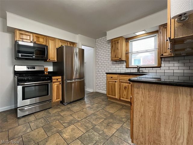 9203 Torrence Avenue, Brooklyn, OH 44144