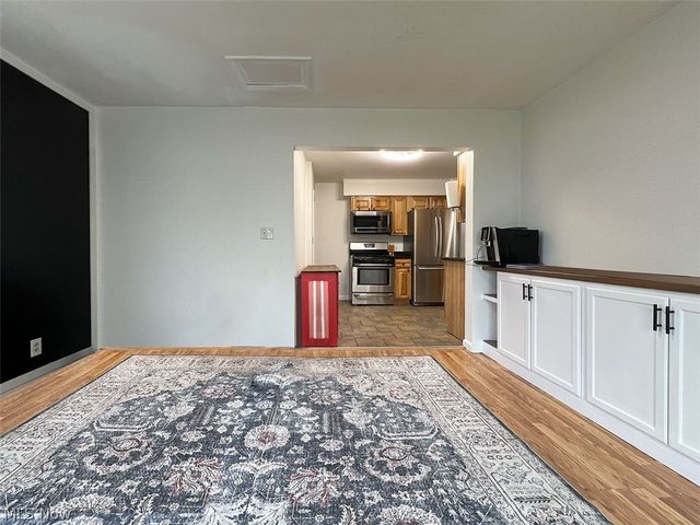 9203 Torrence Avenue, Brooklyn, OH 44144
