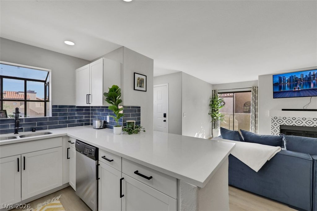 2984 Juniper Hills Boulevard 204, Las Vegas, NV 89142 — exterior