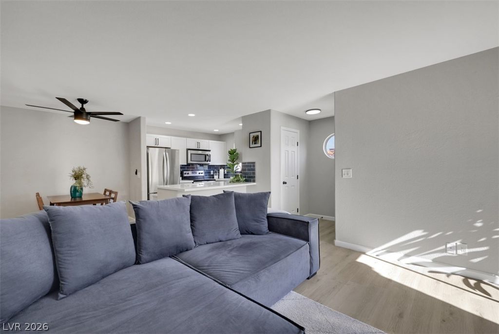 2984 Juniper Hills Boulevard 204, Las Vegas, NV 89142 — photo 5