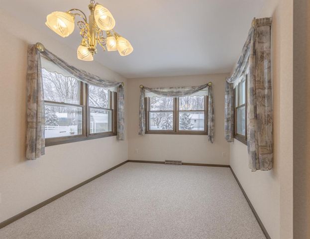 1510 St George Lane, Janesville, WI 53545