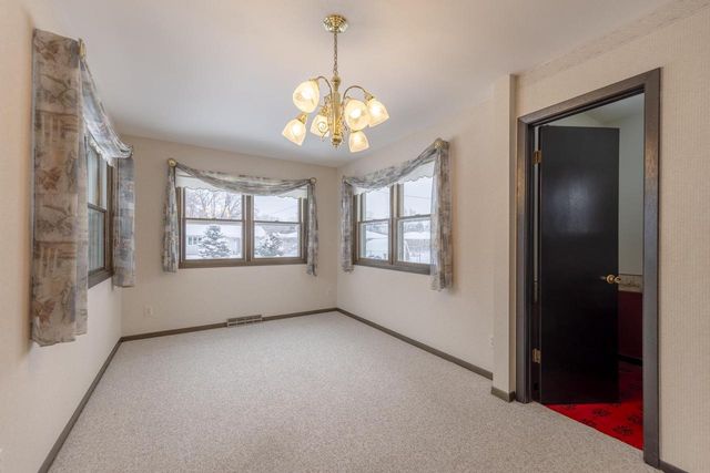 1510 St George Lane, Janesville, WI 53545