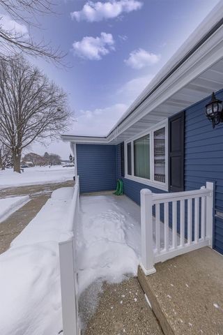 1510 St George Lane, Janesville, WI 53545
