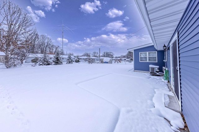 1510 St George Lane, Janesville, WI 53545