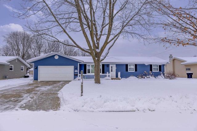 1510 St George Lane, Janesville, WI 53545