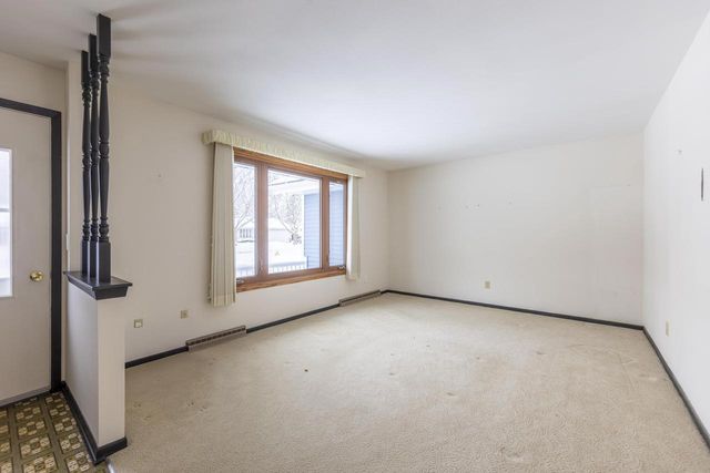 1510 St George Lane, Janesville, WI 53545