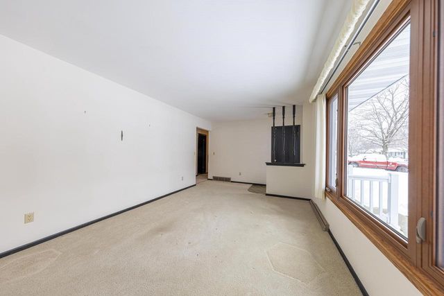 1510 St George Lane, Janesville, WI 53545