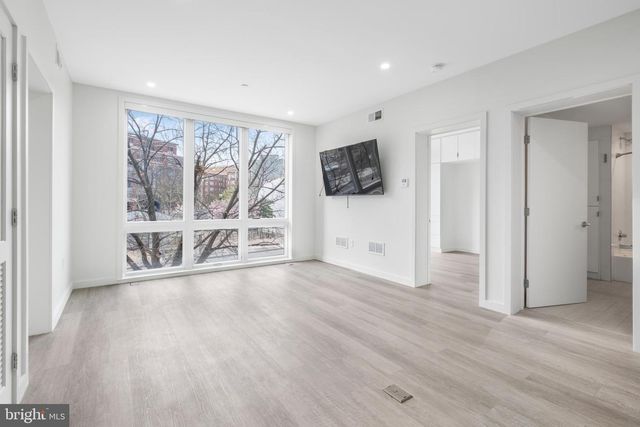 3709 NEW HAMPSHIRE AVE NW #204, Washington, DC 20010