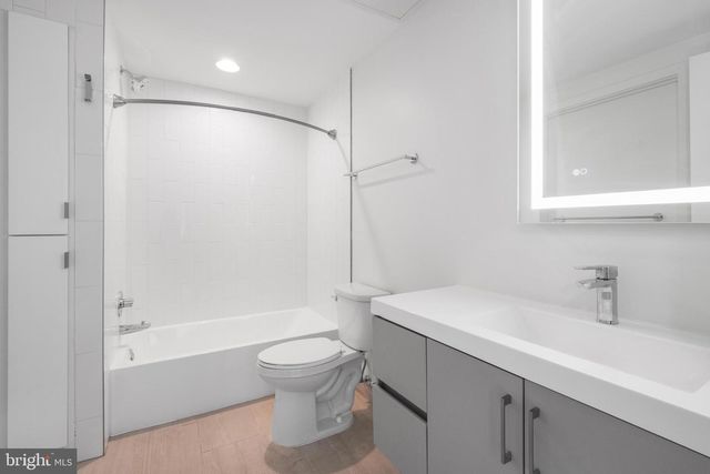 3709 NEW HAMPSHIRE AVE NW #204, Washington, DC 20010